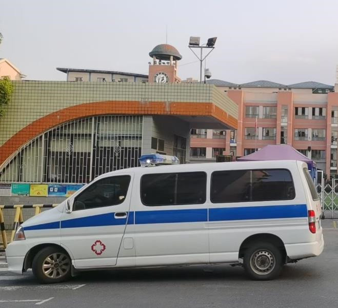 玉屏救护车出租护送骨折病人一公里多少钱